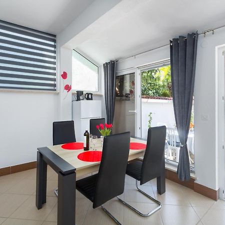 Family Apartment Romina Vrsar Eksteriør bilde